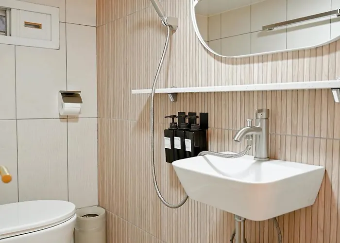 게스트하우스 Marie's House 102 Hongdae 4*